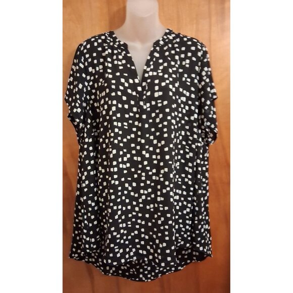 Torrid  Women Black Harper Square Dot Pullover chiffon Blouse top Sz 3X hi-lo - Picture 1 of 4